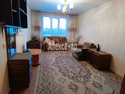 Продам трехкомнатную (3-комн.) квартиру, д. 25, Романовка п