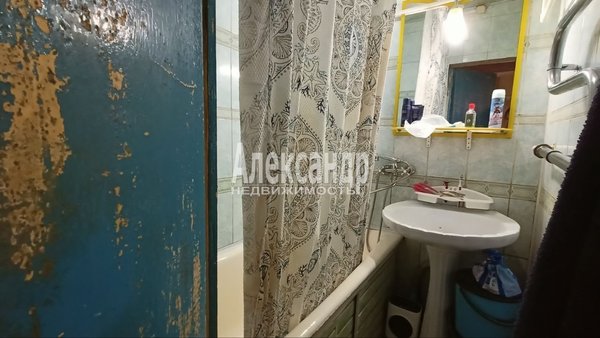 Продам трехкомнатную (3-комн.) квартиру, д. 25, Романовка п