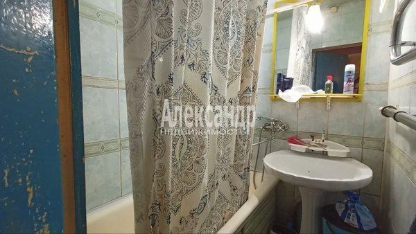 Продам трехкомнатную (3-комн.) квартиру, д. 25, Романовка п