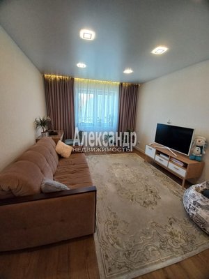 Продам трехкомнатную (3-комн.) квартиру, Авиаторов Балтики пр-кт, д. 11 корп. 1, Мурино п