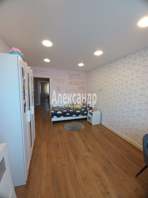 Продам трехкомнатную (3-комн.) квартиру, Авиаторов Балтики пр-кт, д. 11 корп. 1, Мурино п