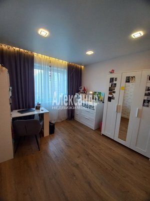 Продам трехкомнатную (3-комн.) квартиру, Авиаторов Балтики пр-кт, д. 11 корп. 1, Мурино п