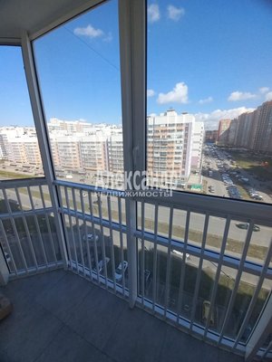 Продам трехкомнатную (3-комн.) квартиру, Авиаторов Балтики пр-кт, д. 11 корп. 1, Мурино п