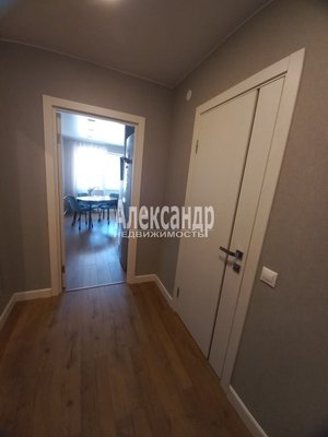 Продам трехкомнатную (3-комн.) квартиру, Авиаторов Балтики пр-кт, д. 11 корп. 1, Мурино п