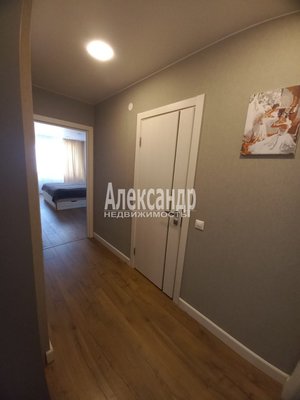 Продам трехкомнатную (3-комн.) квартиру, Авиаторов Балтики пр-кт, д. 11 корп. 1, Мурино п