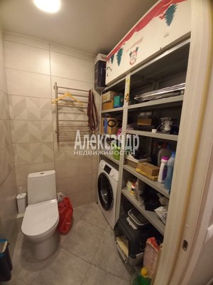 Продам трехкомнатную (3-комн.) квартиру, Авиаторов Балтики пр-кт, д. 11 корп. 1, Мурино п