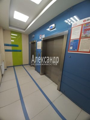 Продам трехкомнатную (3-комн.) квартиру, Авиаторов Балтики пр-кт, д. 11 корп. 1, Мурино п