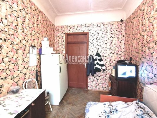 Продам комнату в 18-комн. квартире, Старорусская ул, д. 5/3, Санкт-Петербург г