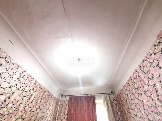 Продам комнату в 18-комн. квартире, Старорусская ул, д. 5/3, Санкт-Петербург г