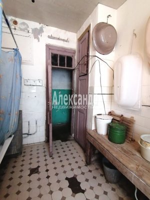 Продам комнату в 18-комн. квартире, Старорусская ул, д. 5/3, Санкт-Петербург г