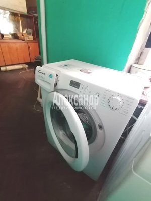 Продам комнату в 18-комн. квартире, Старорусская ул, д. 5/3, Санкт-Петербург г