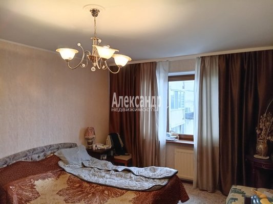 Продам трехкомнатную (3-комн.) квартиру, Комендантский пр-кт, д. 50 корп. 1, Санкт-Петербург г