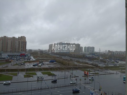 Продам трехкомнатную (3-комн.) квартиру, Комендантский пр-кт, д. 50 корп. 1, Санкт-Петербург г