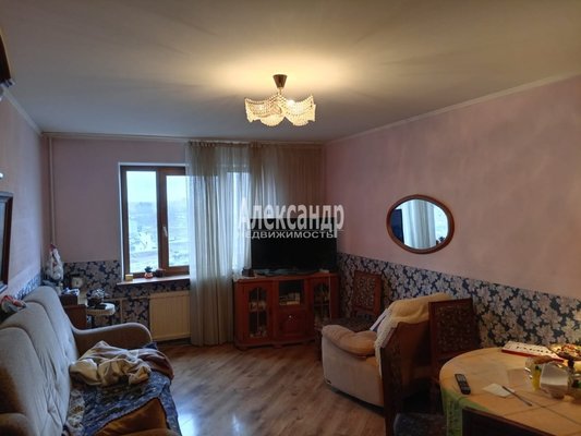 Продам трехкомнатную (3-комн.) квартиру, Комендантский пр-кт, д. 50 корп. 1, Санкт-Петербург г