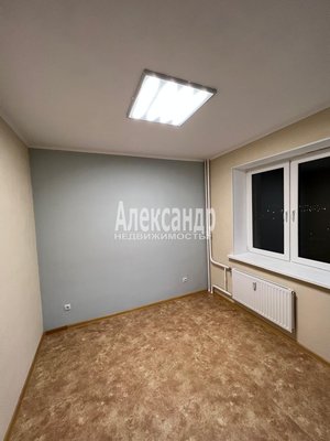 Продам трехкомнатную (3-комн.) квартиру, Шишкина ул, д. 303 корп. 1, Парголово п