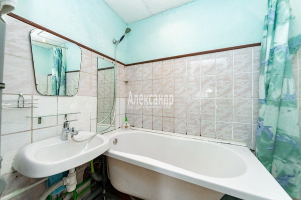Продам комнату в 8-комн. квартире, Партизана Германа ул, д. 37, Санкт-Петербург г