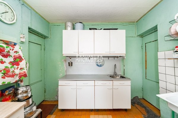 Продам комнату в 8-комн. квартире, Партизана Германа ул, д. 37, Санкт-Петербург г