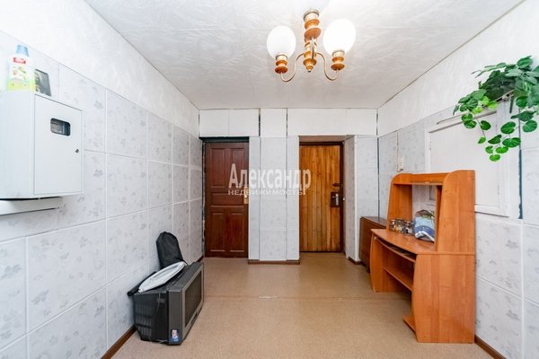 Продам комнату в 8-комн. квартире, Партизана Германа ул, д. 37, Санкт-Петербург г