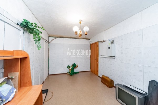 Продам комнату в 8-комн. квартире, Партизана Германа ул, д. 37, Санкт-Петербург г