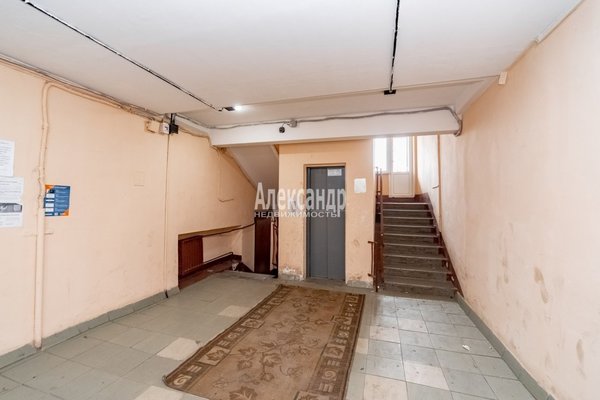 Продам комнату в 8-комн. квартире, Партизана Германа ул, д. 37, Санкт-Петербург г