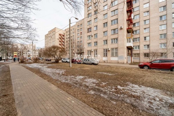 Продам комнату в 8-комн. квартире, Партизана Германа ул, д. 37, Санкт-Петербург г