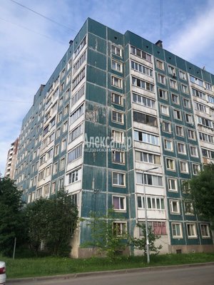 Продам трехкомнатную (3-комн.) квартиру, Озерная ул, д. 3, Новое Девяткино д