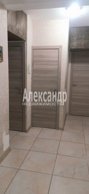 Продам трехкомнатную (3-комн.) квартиру, Озерная ул, д. 3, Новое Девяткино д