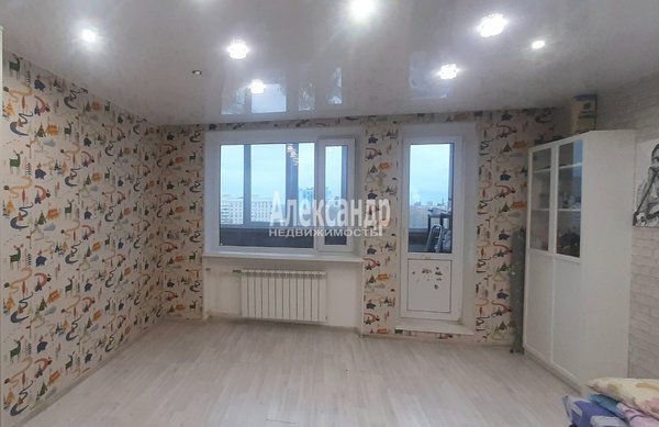 Продам трехкомнатную (3-комн.) квартиру, Озерная ул, д. 3, Новое Девяткино д