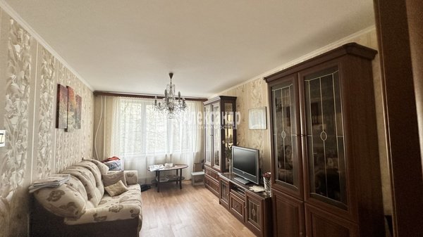 Продам трехкомнатную (3-комн.) квартиру, Большевиков пр-кт, д. 13 корп. 3, Санкт-Петербург г