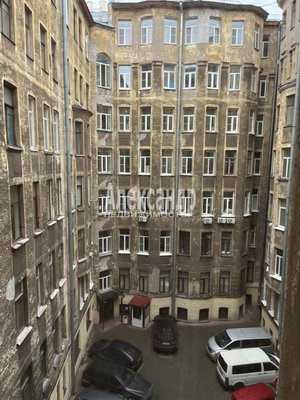 Продам многокомнатную квартиру, Лиговский пр-кт, д. 65, Санкт-Петербург г