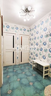 Продам трехкомнатную (3-комн.) квартиру, Орджоникидзе ул, 14, Санкт-Петербург г