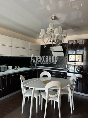 Продам трехкомнатную (3-комн.) квартиру, Шаврова ул, д. 13 корп. 1, Санкт-Петербург г