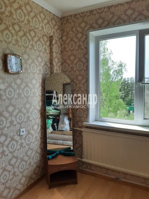 Продам трехкомнатную (3-комн.) квартиру, Мира ул, д. 1, Глебычево п