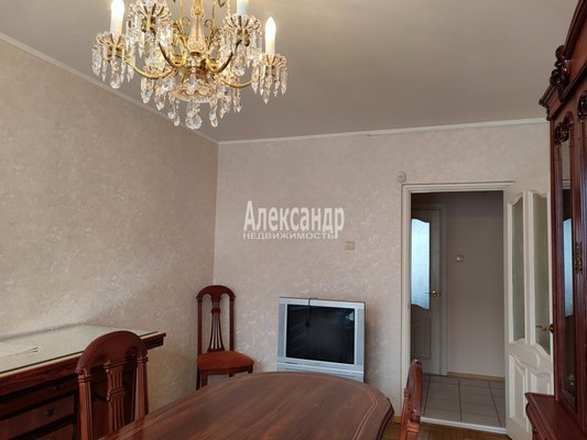 Продам многокомнатную квартиру, Дунайский пр-кт, д. 40 корп. 1, Санкт-Петербург г