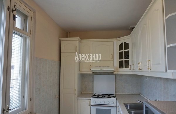 Продам многокомнатную квартиру, Дунайский пр-кт, д. 40 корп. 1, Санкт-Петербург г