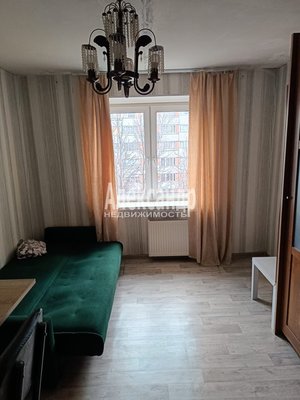 Продам комнату в 8-комн. квартире, Демьяна Бедного ул, 29, Санкт-Петербург г