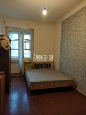 Продам трехкомнатную (3-комн.) квартиру, Пионерская ул, 2, Дубровка гп