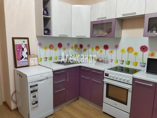 Продам двухкомнатную (2-комн.) квартиру, Героев пр-кт, д. 25 корп. 1, Санкт-Петербург г