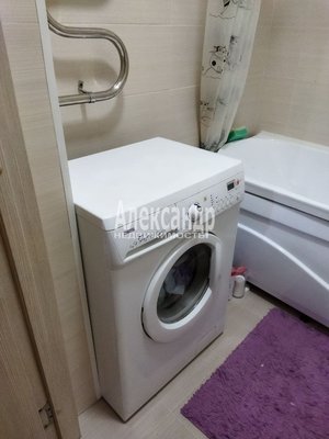 Продам двухкомнатную (2-комн.) квартиру, Героев пр-кт, д. 25 корп. 1, Санкт-Петербург г