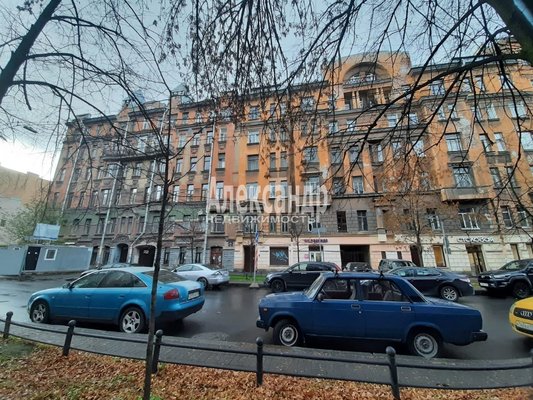 Продам однокомнатную (1-комн.) квартиру, 11-я В.О. линия, д. 58, Санкт-Петербург г