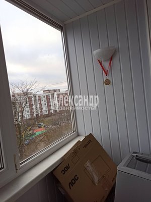 Продам трехкомнатную (3-комн.) квартиру, Рубежная ул, д. 40, Выборг г