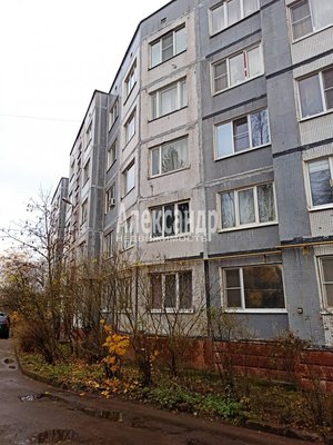 Продам трехкомнатную (3-комн.) квартиру, Рубежная ул, д. 40, Выборг г