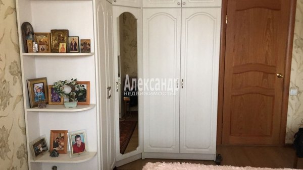 Продам двухкомнатную (2-комн.) квартиру, Александровская ул, 81к1, Всеволожск г