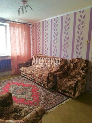 Продам трехкомнатную (3-комн.) квартиру, Дружбы пл, д. 17, Елизаветино п