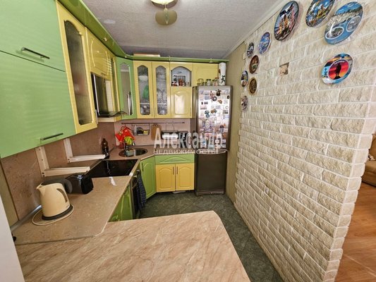 Продам двухкомнатную (2-комн.) квартиру, Советская ул, д. 12а, Лахденпохья г