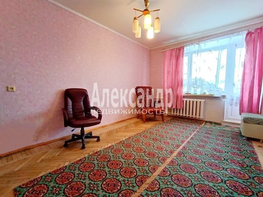 Продам трехкомнатную (3-комн.) квартиру, Кутузова б-р, д. 7, Выборг г