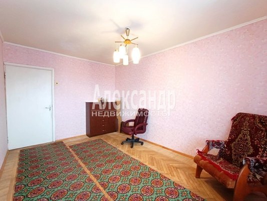 Продам трехкомнатную (3-комн.) квартиру, Кутузова б-р, д. 7, Выборг г