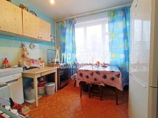 Продам двухкомнатную (2-комн.) квартиру, Центральная ул, д. 11, Возрождение п