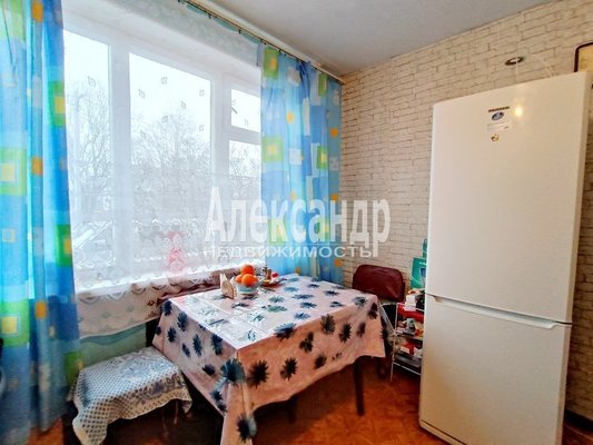 Продам двухкомнатную (2-комн.) квартиру, Центральная ул, д. 11, Возрождение п