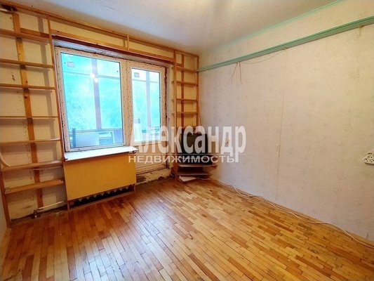 Продам трехкомнатную (3-комн.) квартиру, Лесной проезд, д. 17, Вещево поселок при железнодорожной стан п